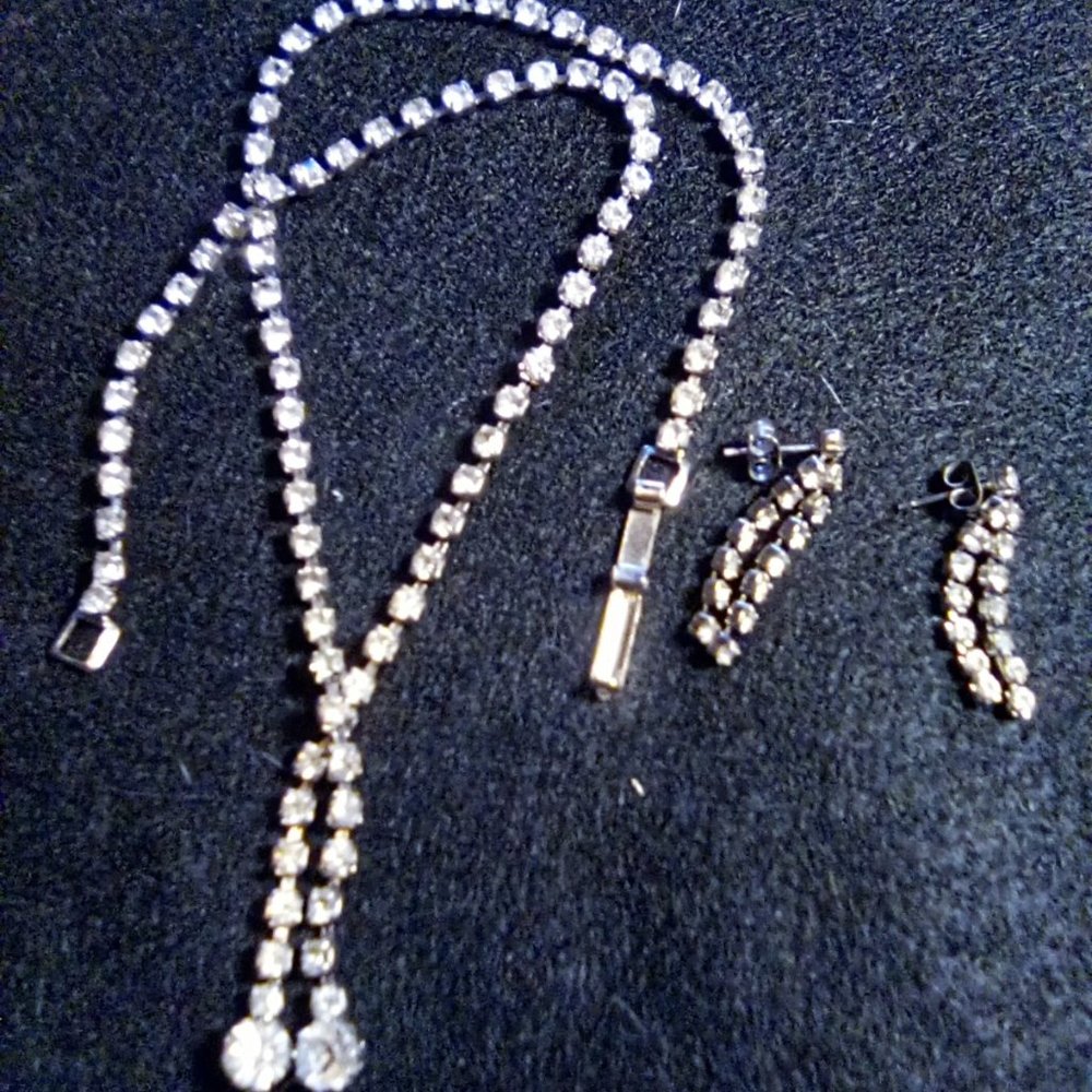 Beauty Rhinestone set Necklace N Earrings